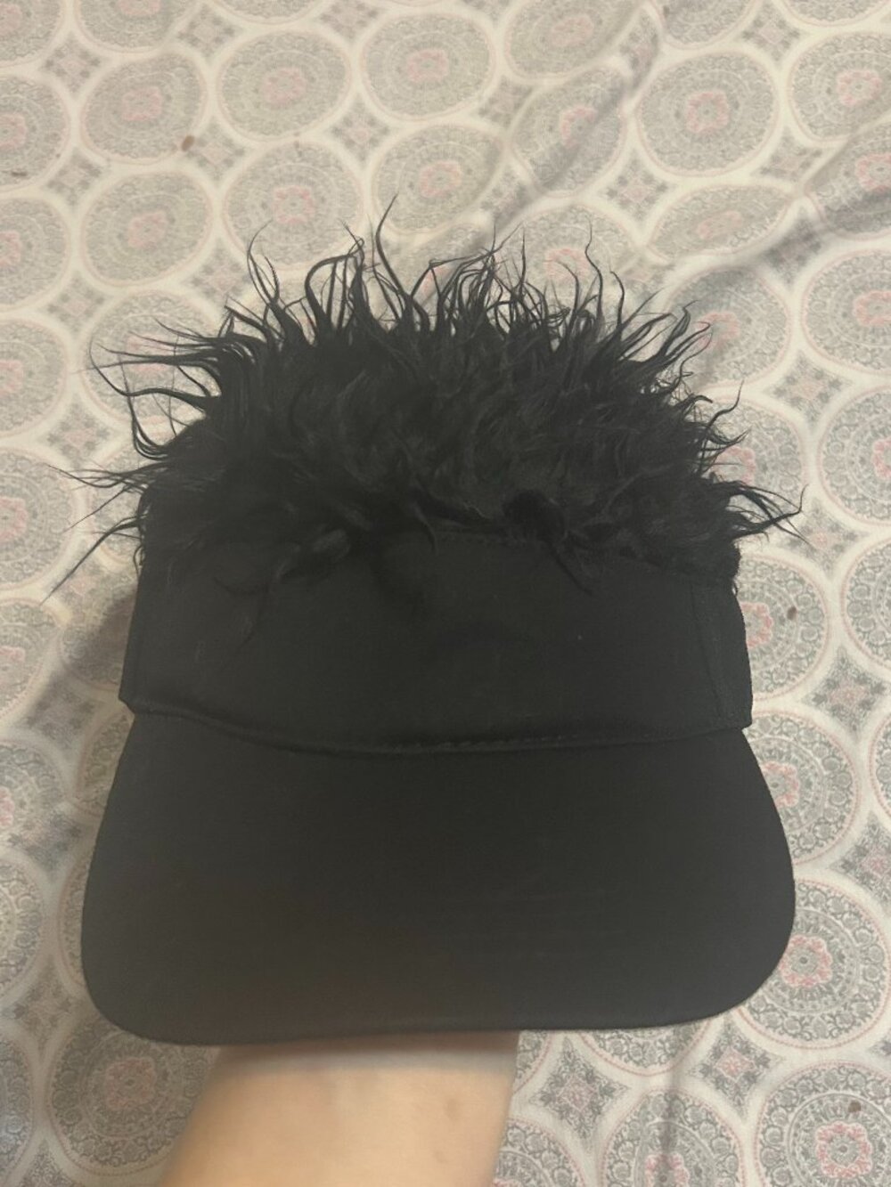 Novelty Hair Visor Sun Cap Wig Peaked Baseball Hat with Spiked Hairs (Black+Blac